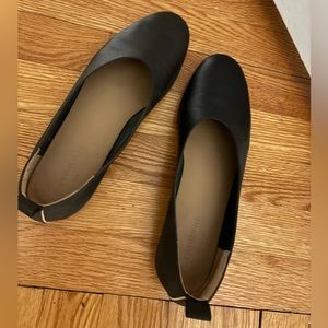 Everlane dayglove flats